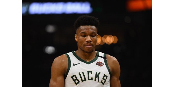 Los fanáticos quieren que Giannis Antetokounmpo continúe jugando para los Milwaukee Bucks